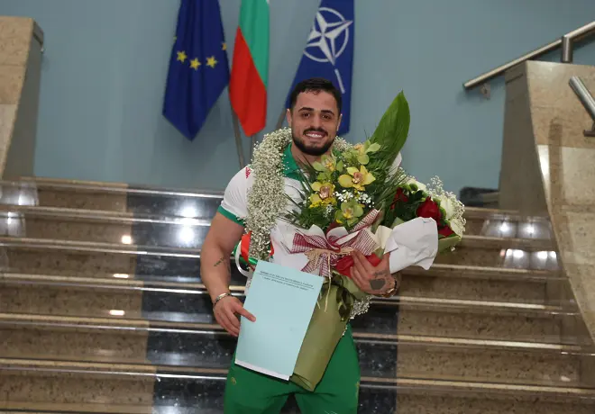 Насар за Стефан Ботев: Докато той е президент, щангите няма да видят бели дни, а аз няма да подпиша договор 