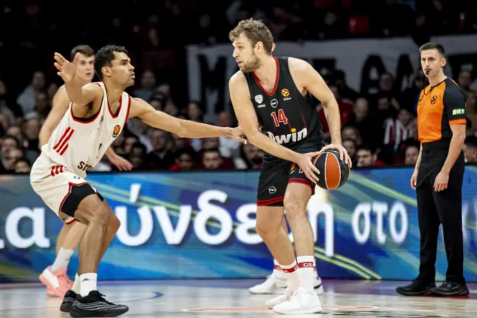 Везенков отново преподава, Олимпиакос разби Байерн