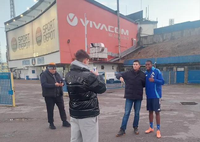 Първа тренировка: Хуан Переа сложи „синия“ екип