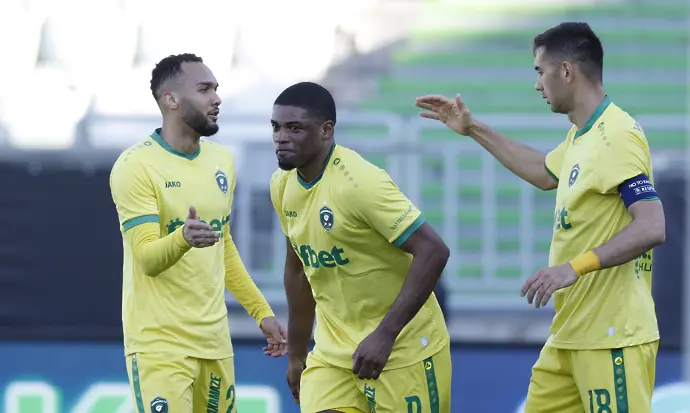 Лудогорец приключи Монтана за едно полувреме, за да гледа мача на “Герена”