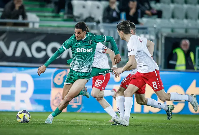 Лудогорец се възползва от грешката на Левски и вкара 3 на ЦСКА 1948