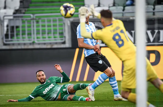 Илиан Илиев и Черно море помогнаха на Левски в битката за титлата, след като спряха Лудогорец в Разград 