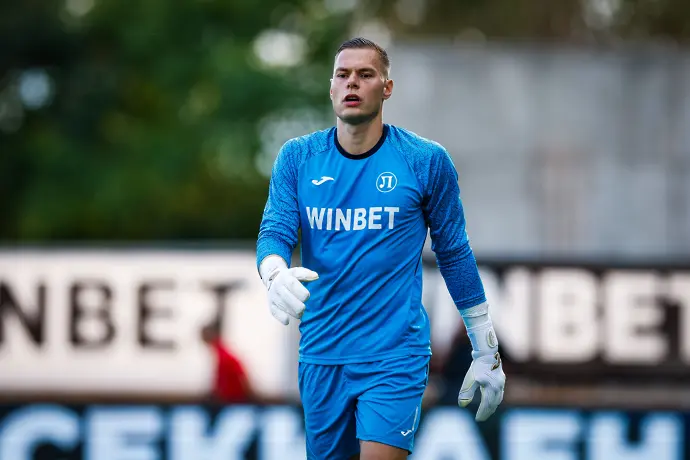 Куп отбори искат вратаря на Локо Пловдив