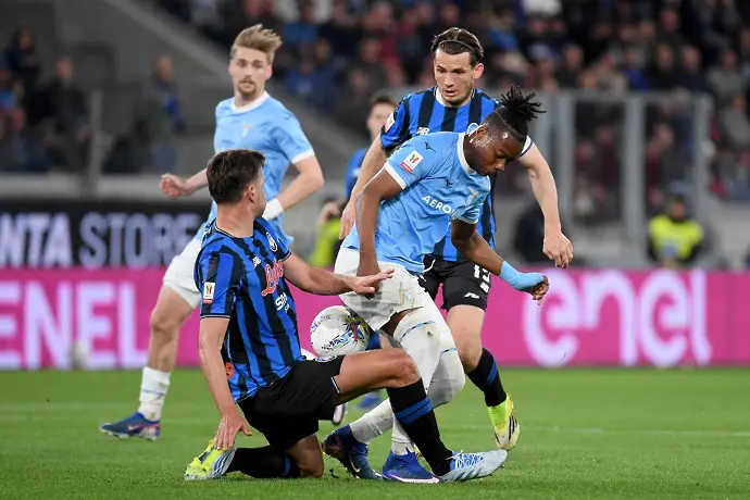 Брилятнен Едоардо Мота - хвана 4 дузпи и класира Лацио на финал за Купата