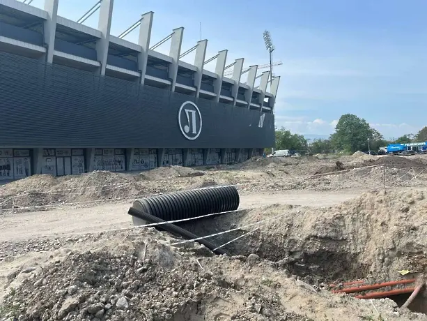 Вековният юбилей на Локомотив Пловдив пред провал?