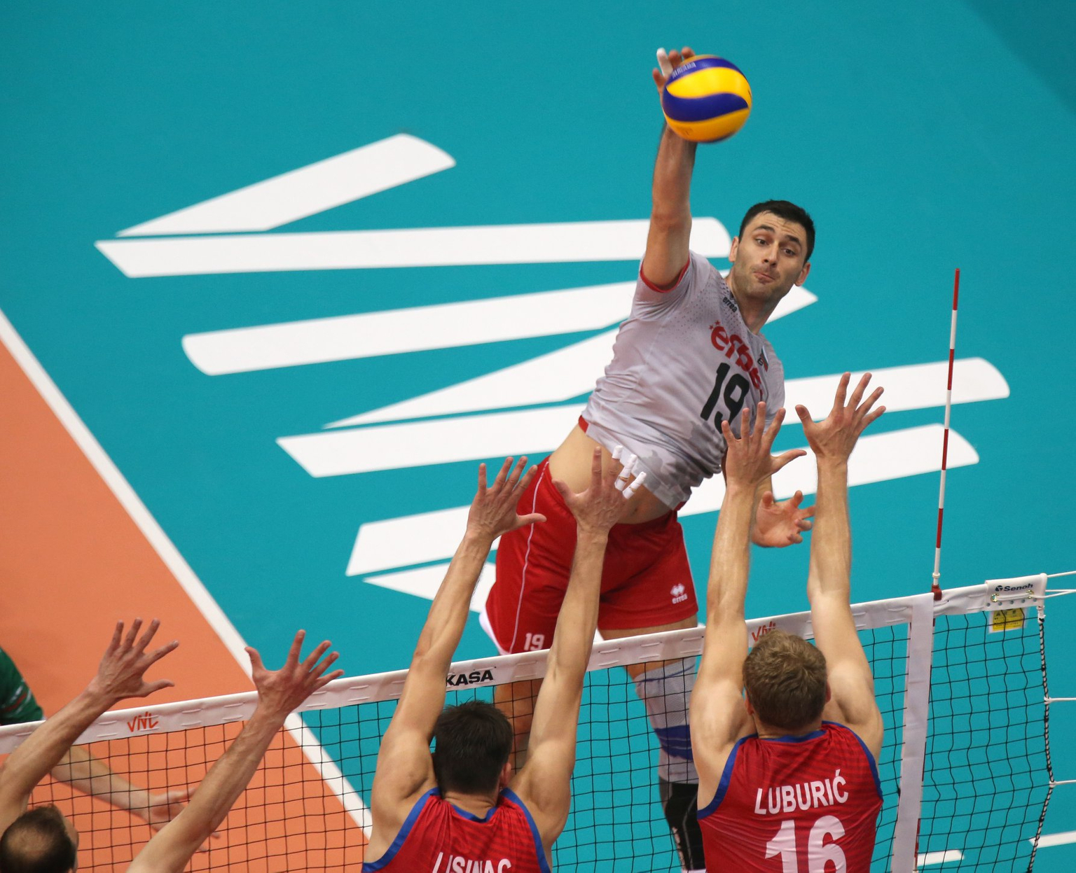 https://www.facebook.com/pg/bfvolley