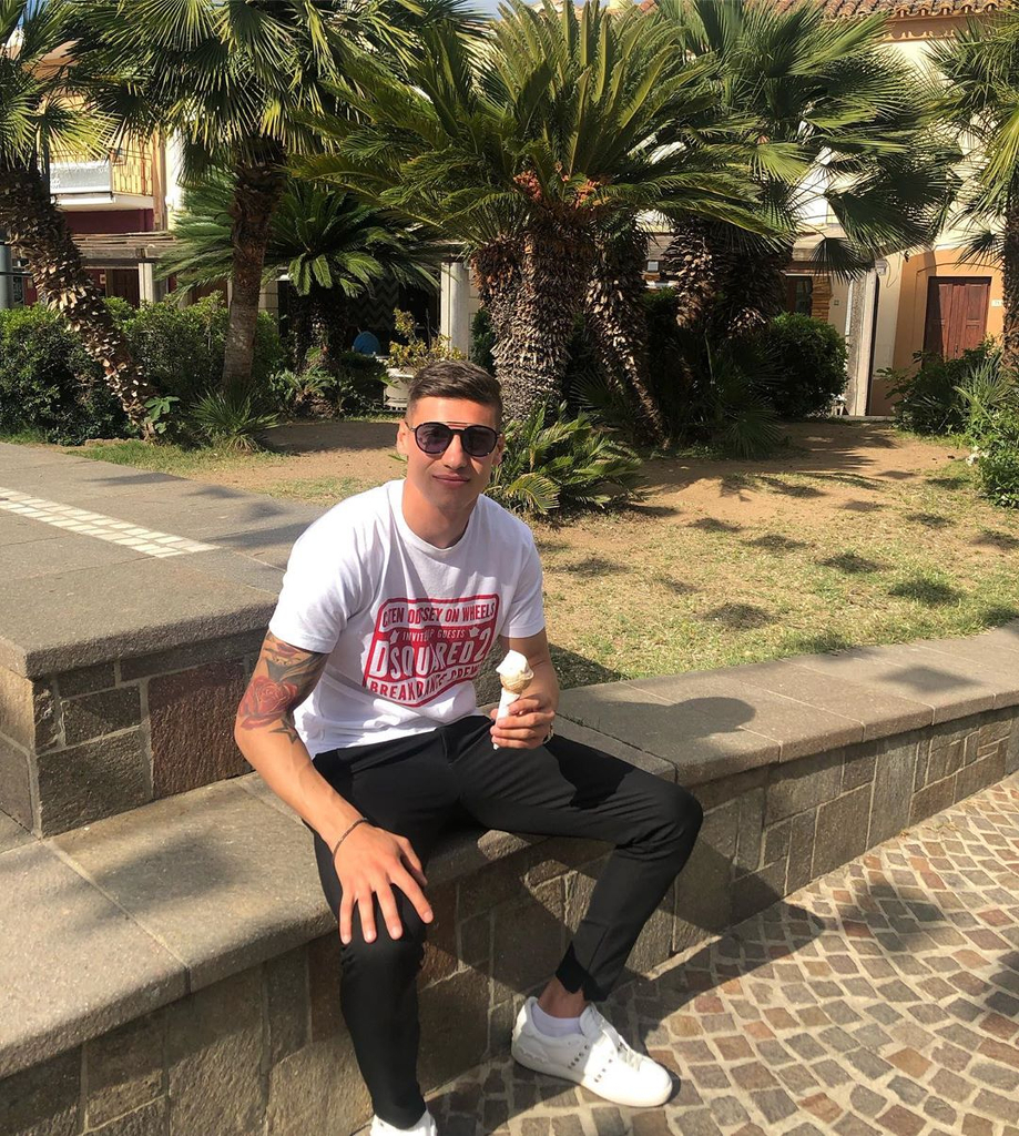 https://www.instagram.com/despodov32/