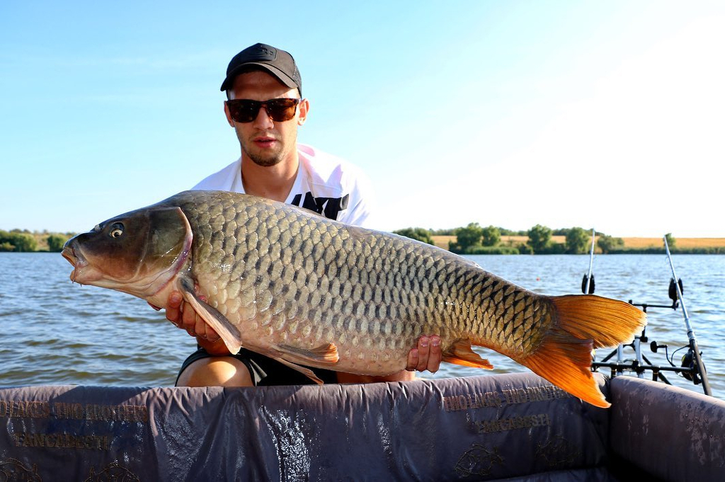 instagram.com/swierczok10