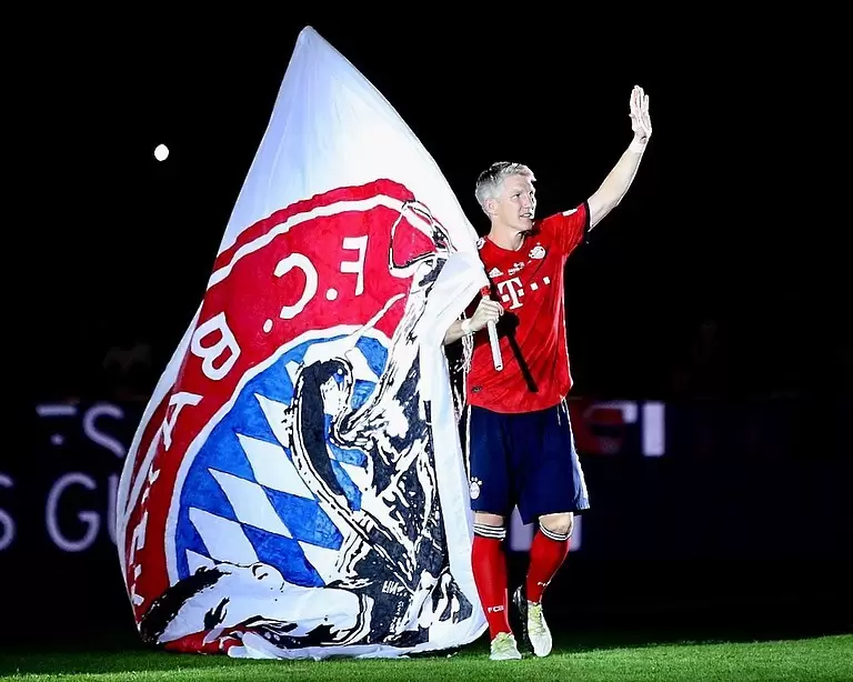 https://www.instagram.com/bastianschweinsteiger