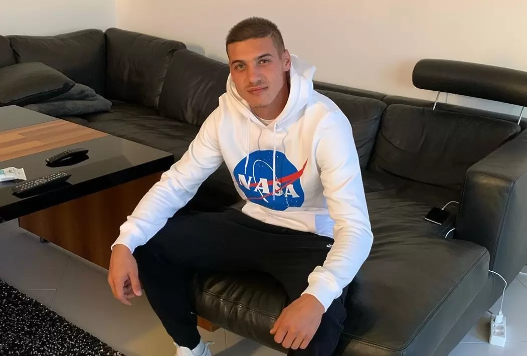 https://www.instagram.com/despodov32