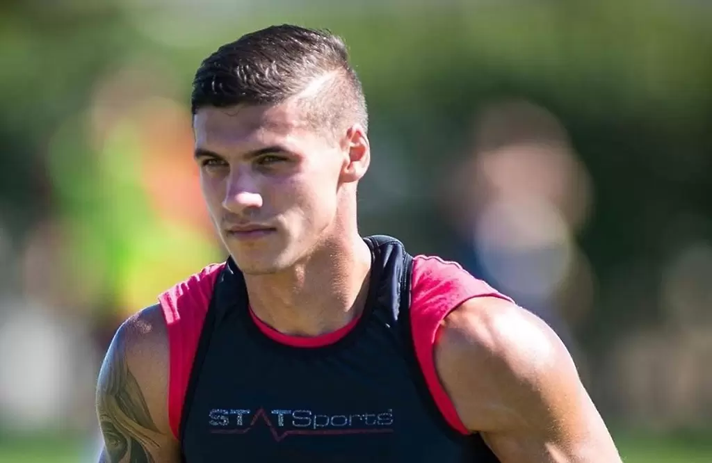 Десподов подарява топки на детски школи навръх 23-ия си рожден ден - БГ футбол