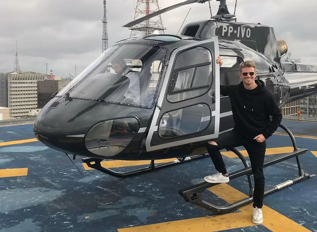 https://www.instagram.com/hulkhulkenberg/