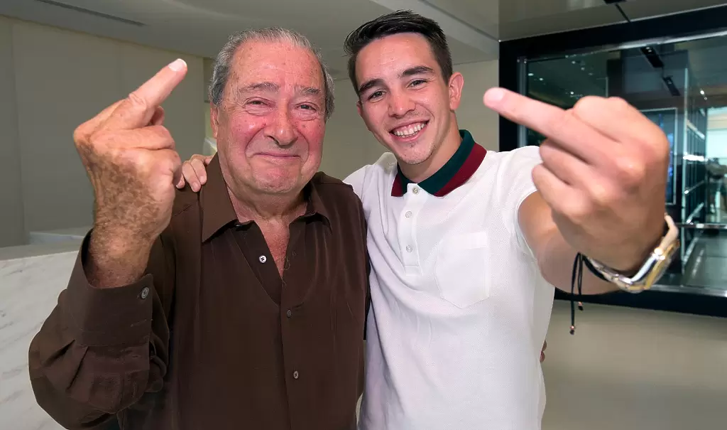 twitter.com/BobArum