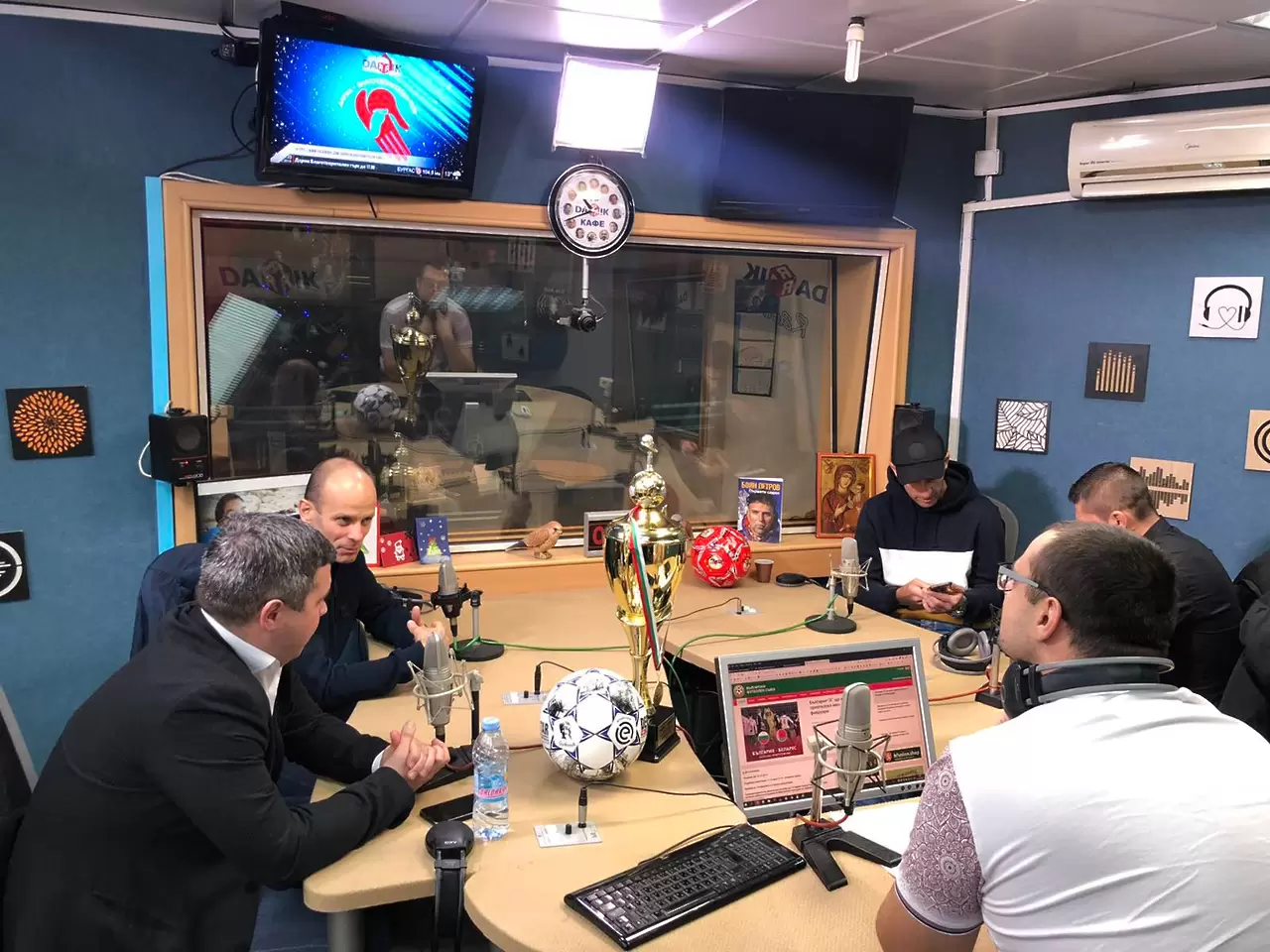 Фенът на dsport, който ще играе със звездите: Вълнувам се, Георги Петков ми беше идол - Любопитно