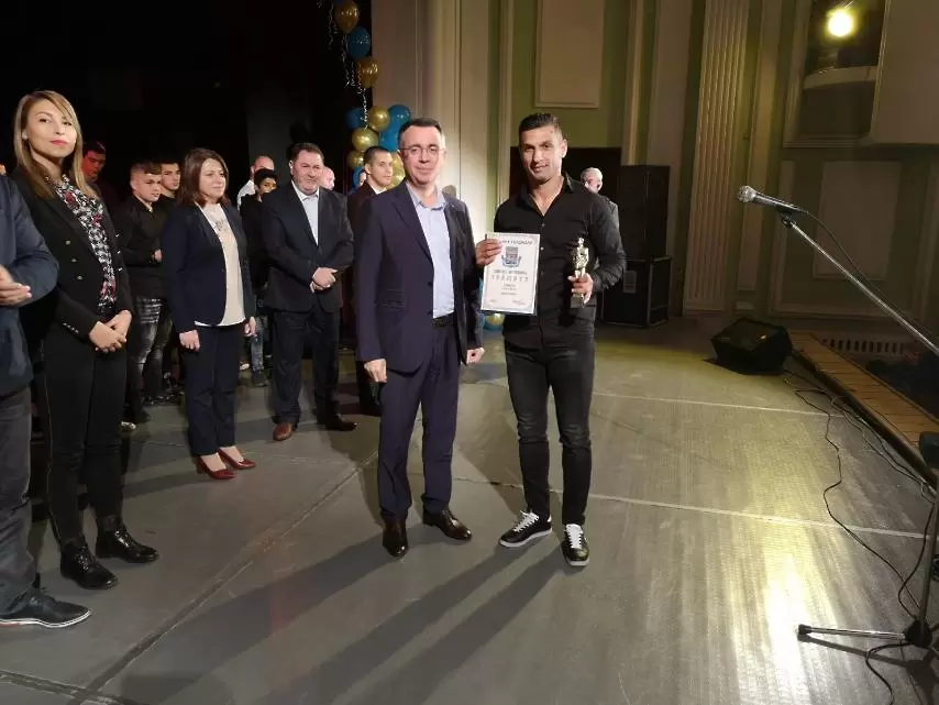 https://fcarda.bg/