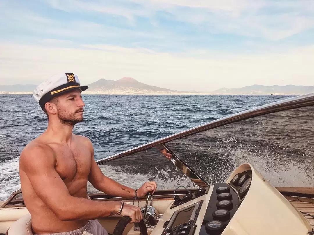 https://www.instagram.com/driesmertens