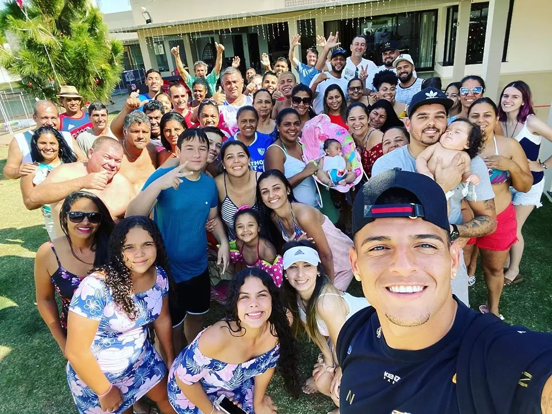 https://www.instagram.com/d.carlos03