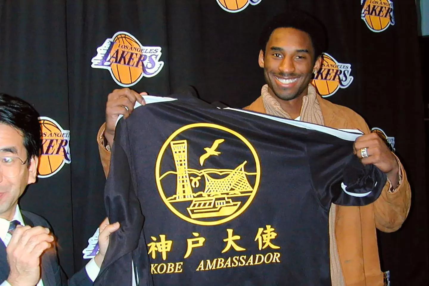 Искат смяна на логото на NBA заради Коби Брайънт - Баскетбол