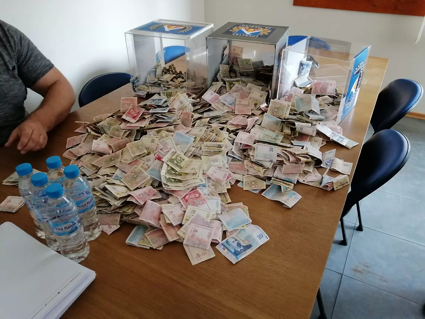 В Левски започнаха да броят даренията от урните - efbet Лига