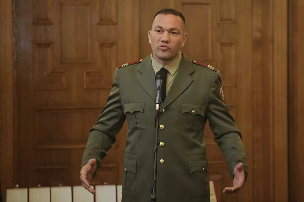 Граничните власти в САЩ: Кубрат Пулев е искал да влезе с туристическа виза, а не работна - Бойни спортове