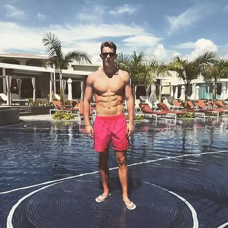 instagram.com/deanhenderson