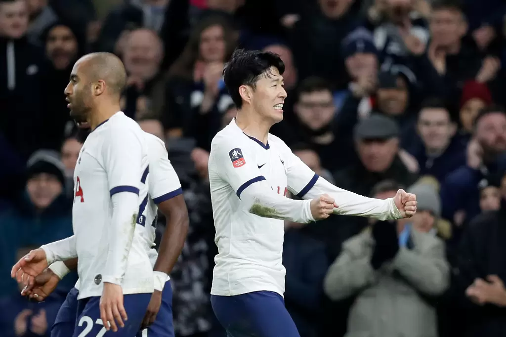 Звезда на Тотнъм влиза в казармата - Световен футбол