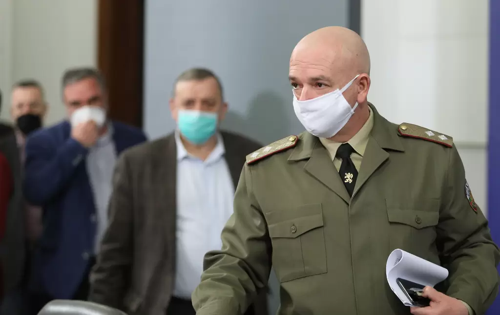 Още един починал от COVID-19 у нас