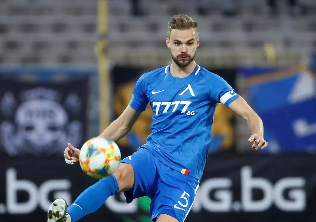 Холмар Ейолфсон не е разтрогнал договора си с Левски - Левски