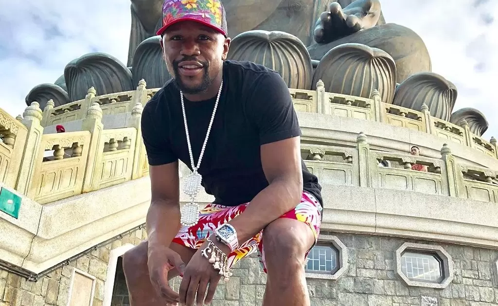 Мейуедър се връща на ринга, но срещу половин милиард - Бойни спортове