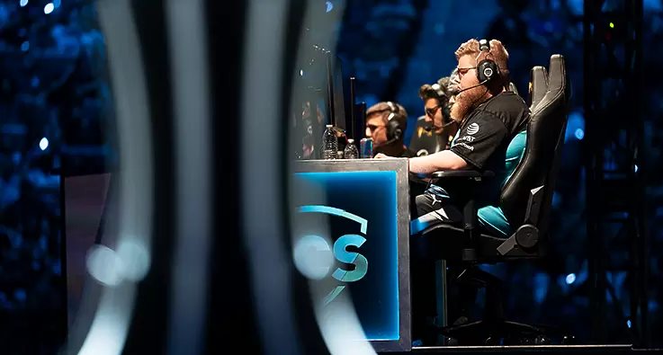 Средната заплата на League of Legends играчите в LCS надхвърля $ 400 000 - eSports
