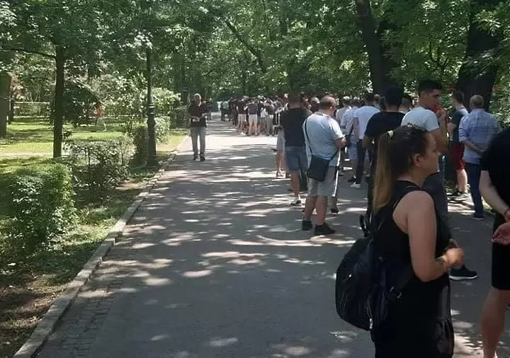 Опашка за билети от "Армията" до "Васил Левски" - БГ футбол