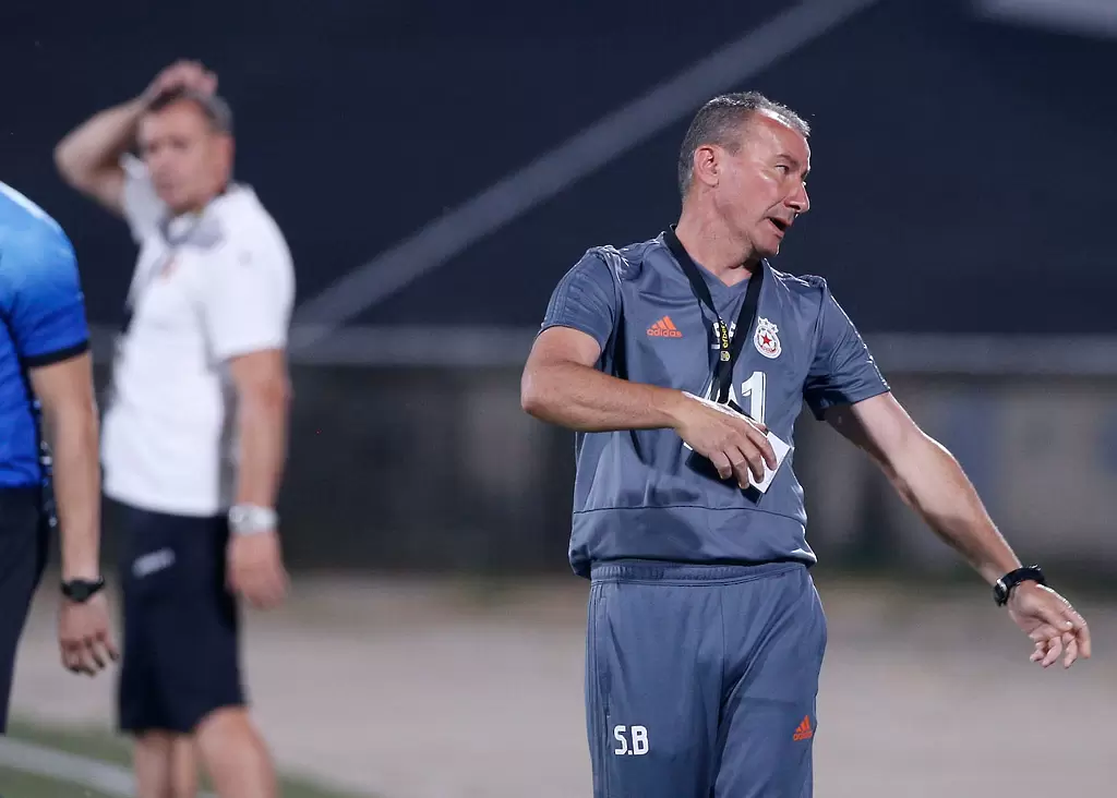 Антон Узунов