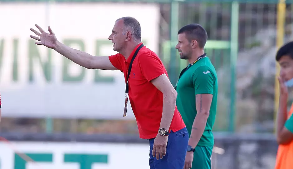 Антон Узунов