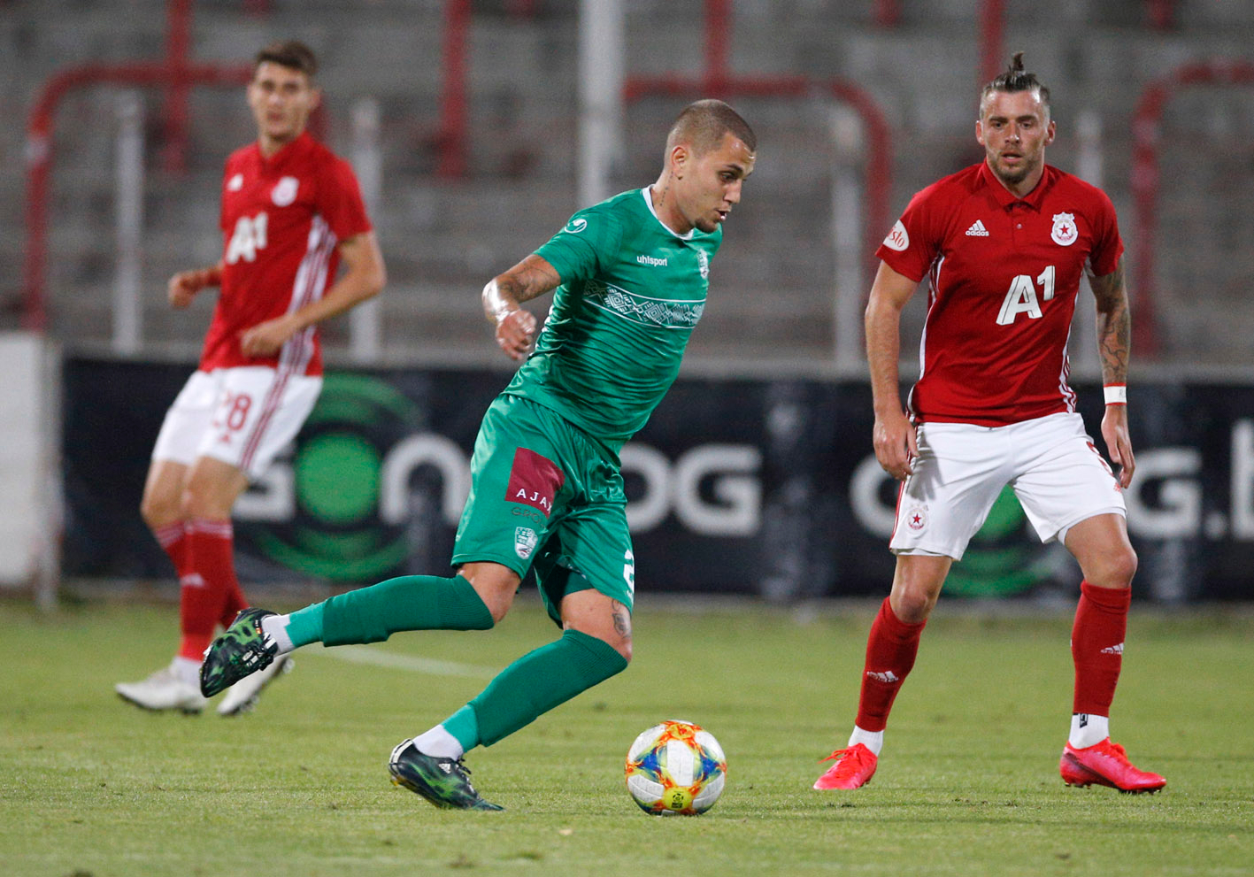 Антон Узунов