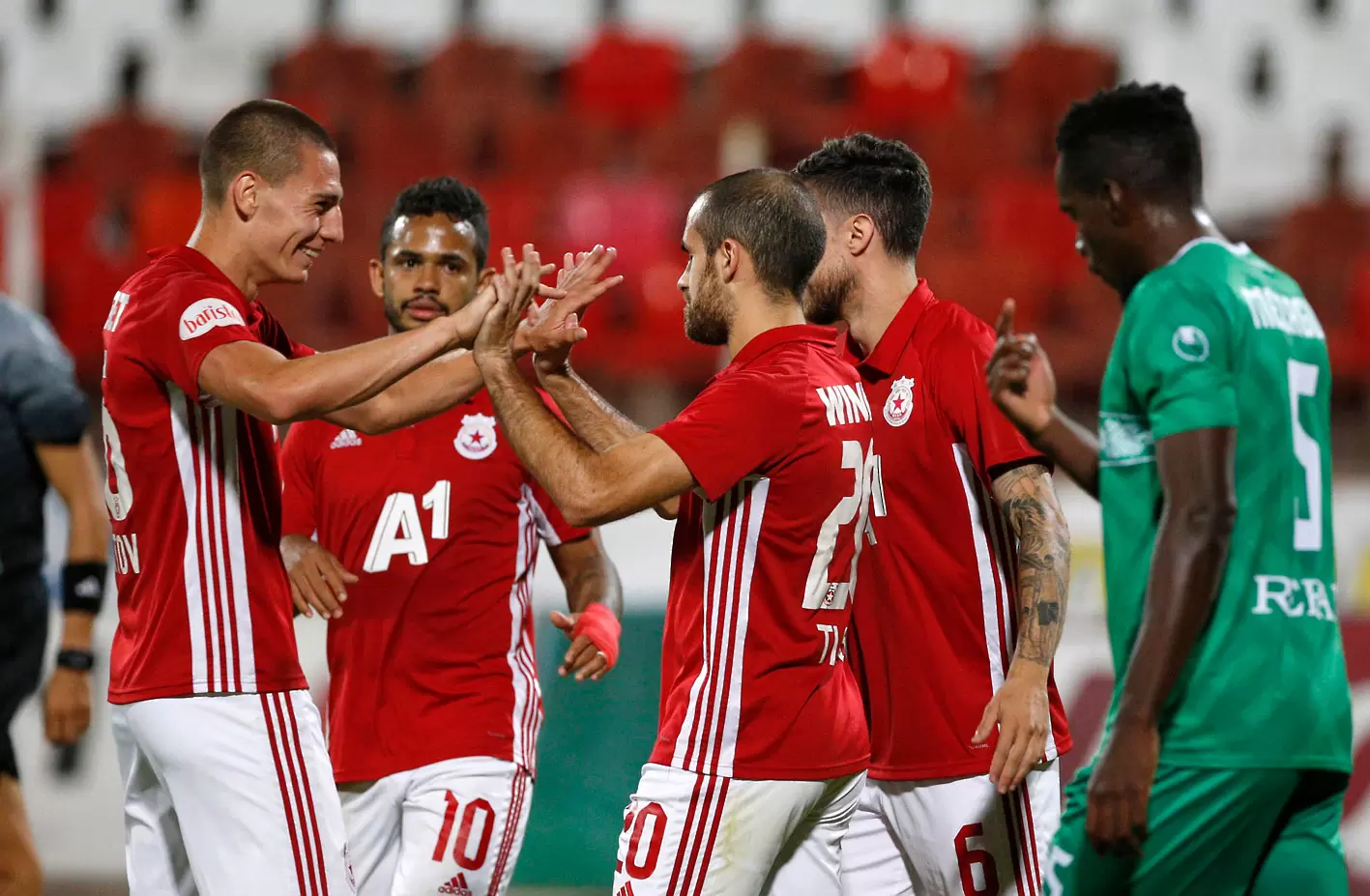 Антон Узунов