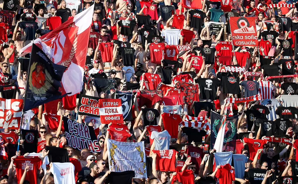 Антон Узунов