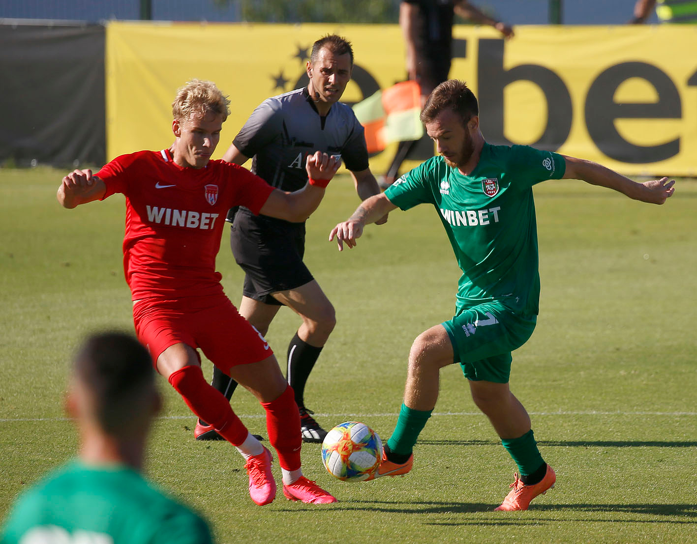 Антон Узунов