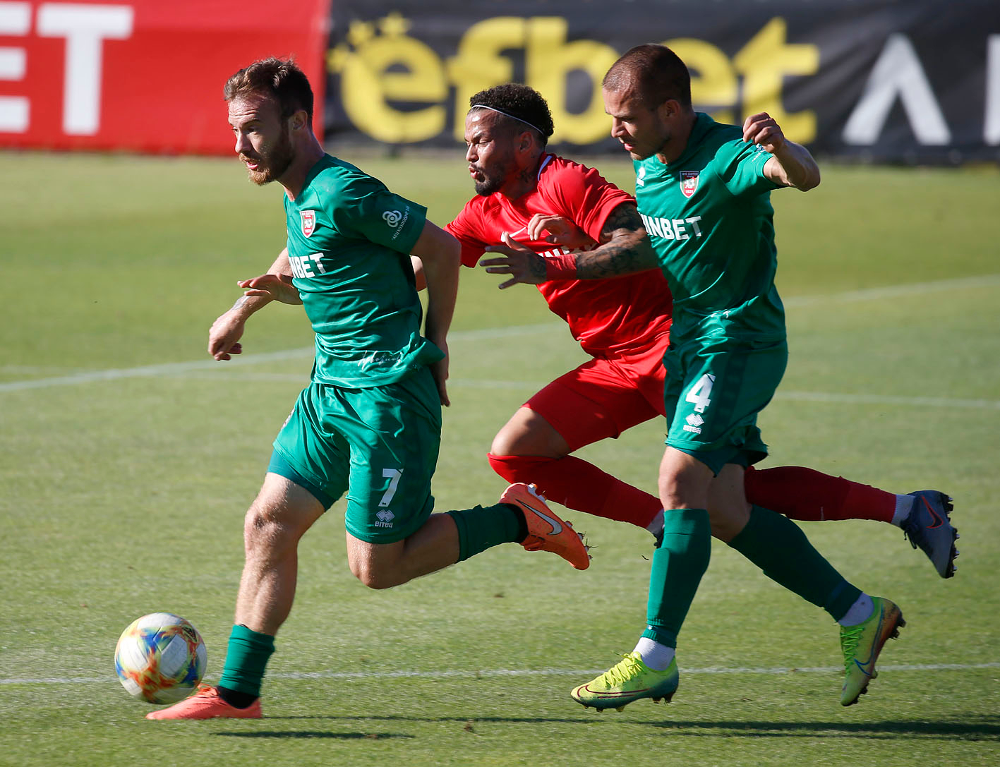 Антон Узунов