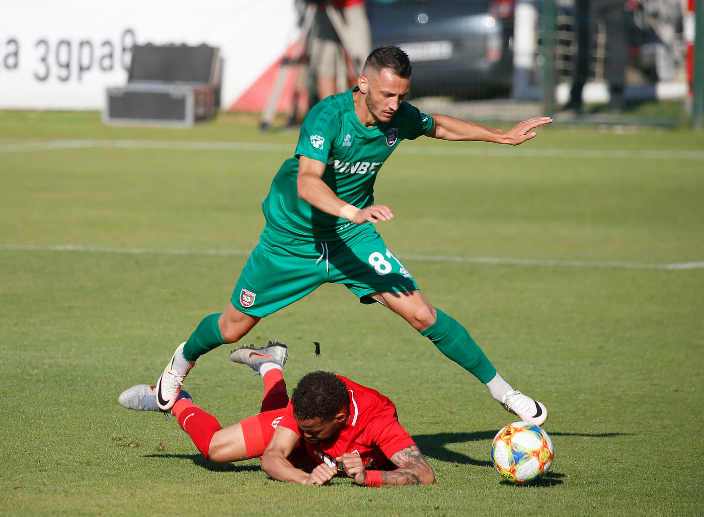 Антон Узунов