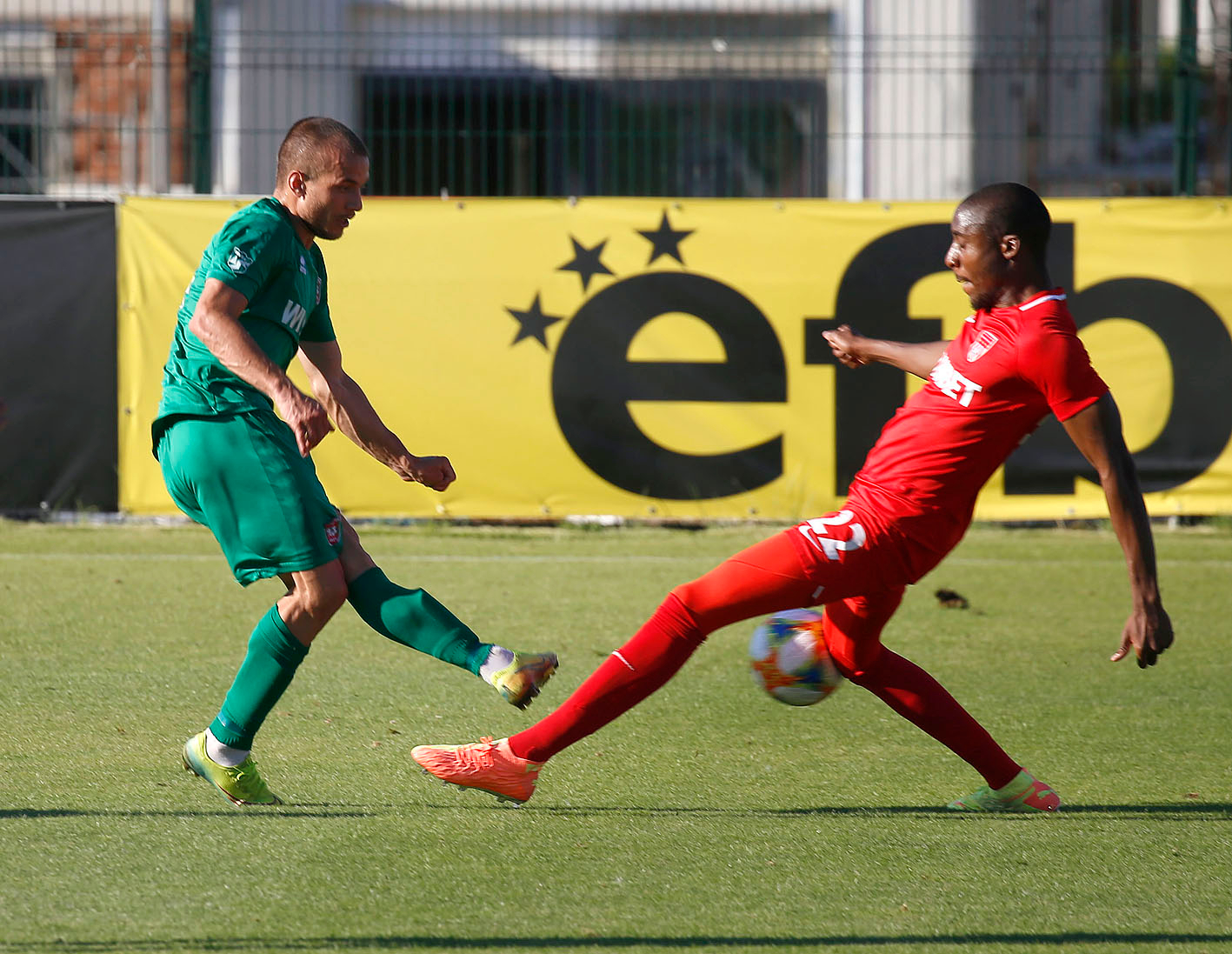 Антон Узунов