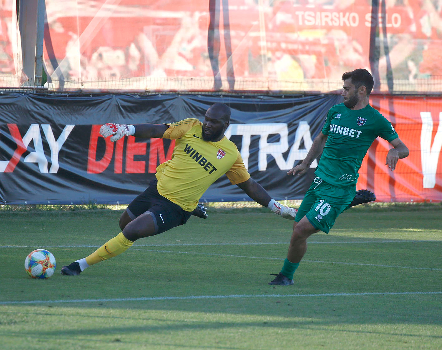 Антон Узунов