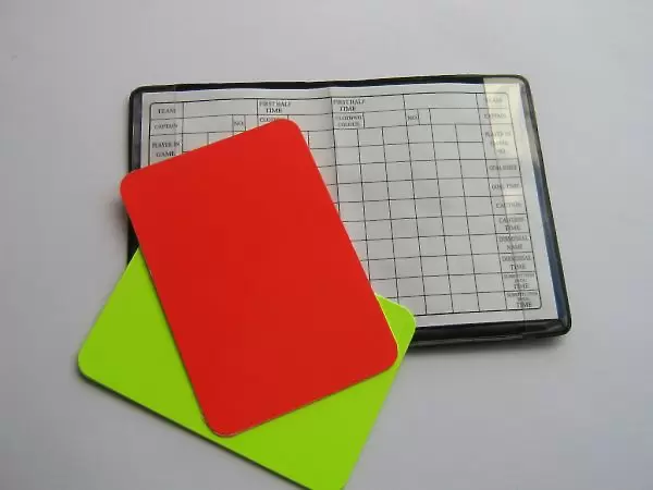 За първи път в Украйна - женска съдийска бригада ще ръководи финала на Купата - Световен футбол