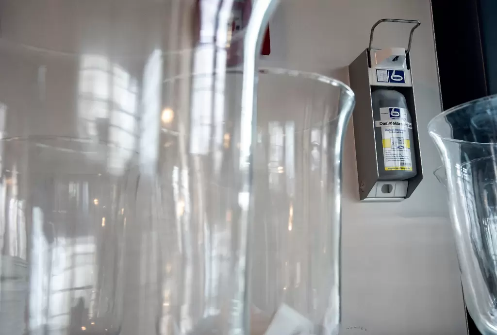 330 са новите случаи на Covid-19 у нас при 3 686 PCR теста - https://dnews.bg