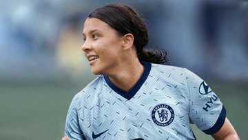 Ман Сити под прикритие? Челси предизвика коментари с новия си екип - Англия