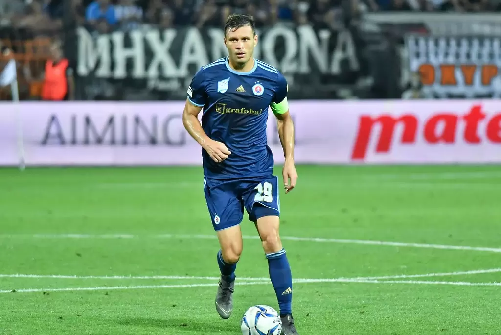 Капитанът Божиков изведе Слован до нулево равенство в мач без залог - Световен футбол