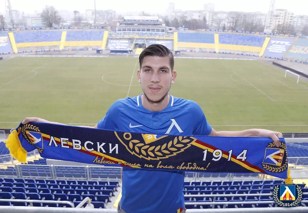 Спиерингс потвърди за интерес към него от няколко отбора - Левски