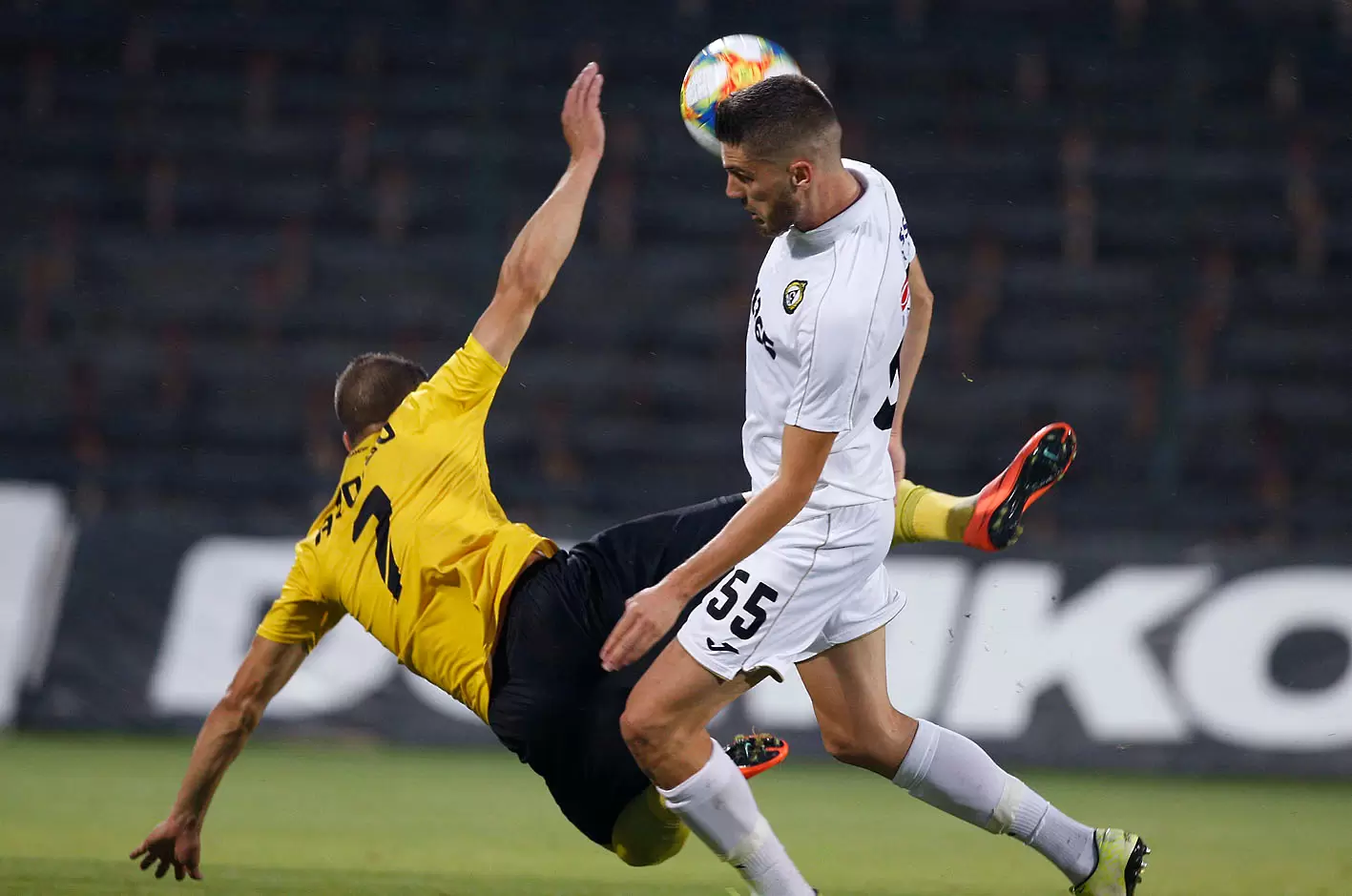 Антон Узунов