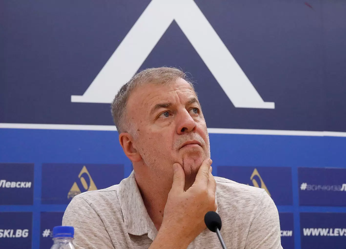 Антон Узунов