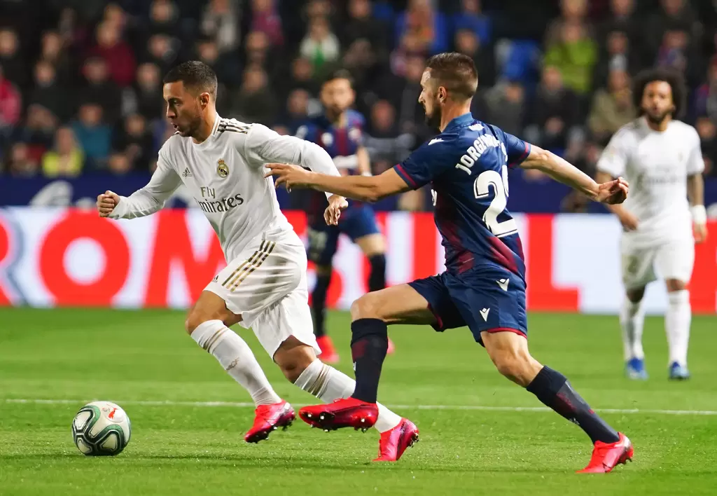 Фабио Капело: Тежестта на фланелката смаза Еден Азар - Испания