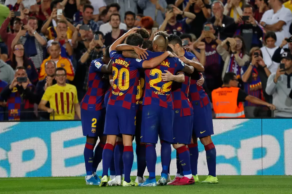 Барселона в готовност да продаде 12 футболисти - Испания